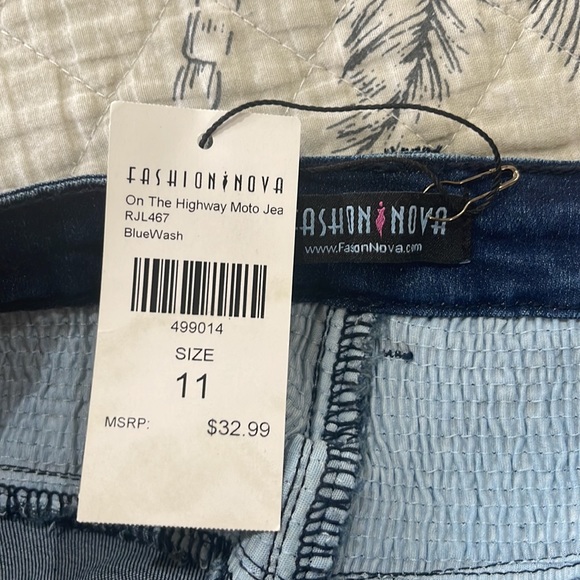 Fashion Nova Jeans - Picture 7 of 8